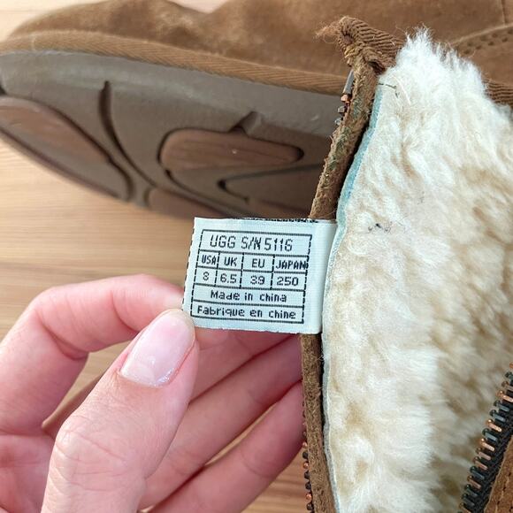 UGG – Brown Suede Sherpa‑Lined Zipper Detail Boots - Picture 11 of 11